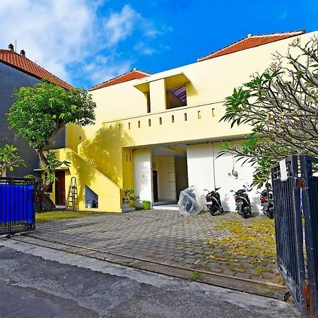Oyo 91445 Sandat Guest House Denpasar  Bagian luar foto