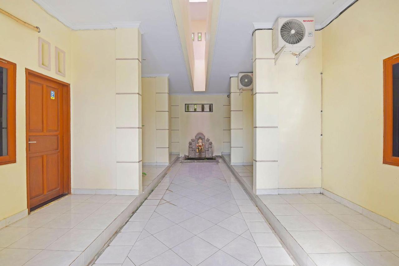 Oyo 91445 Sandat Guest House Denpasar  Bagian luar foto