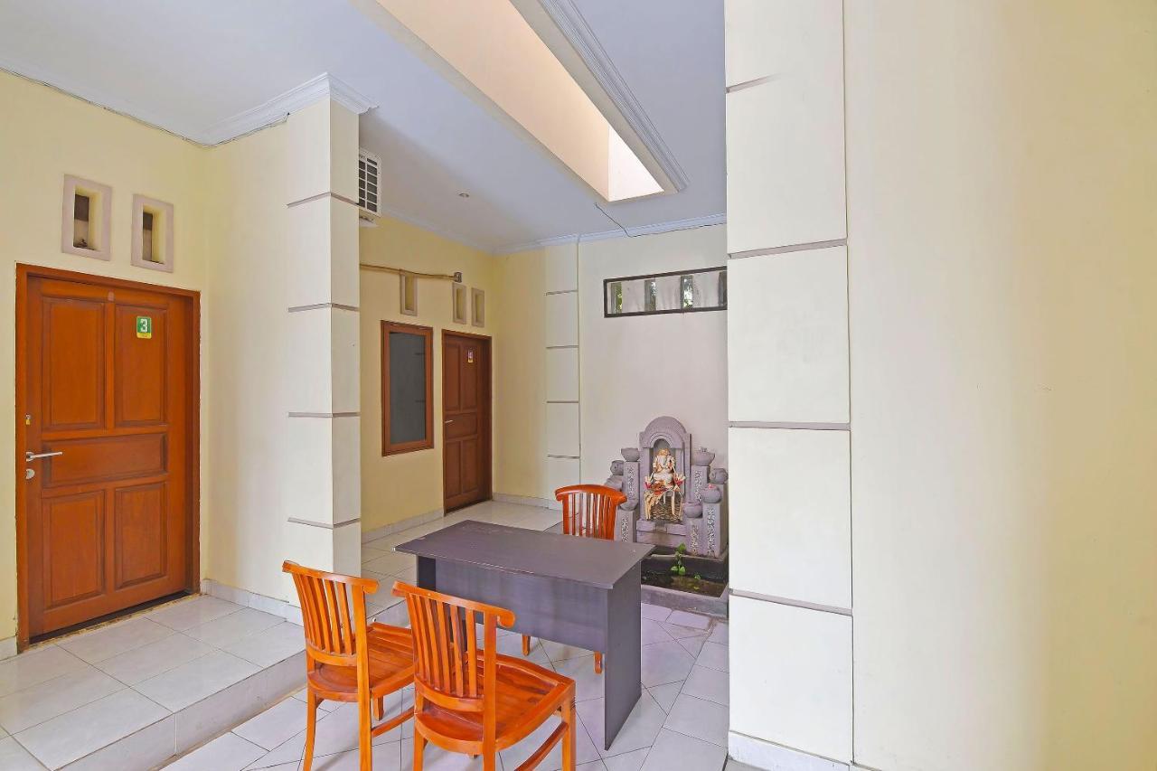 Oyo 91445 Sandat Guest House Denpasar  Bagian luar foto