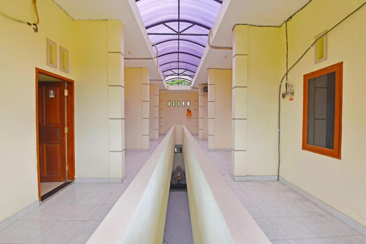 Oyo 91445 Sandat Guest House Denpasar  Bagian luar foto